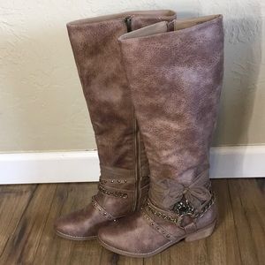 Brand new Not Rated boots size 7.5